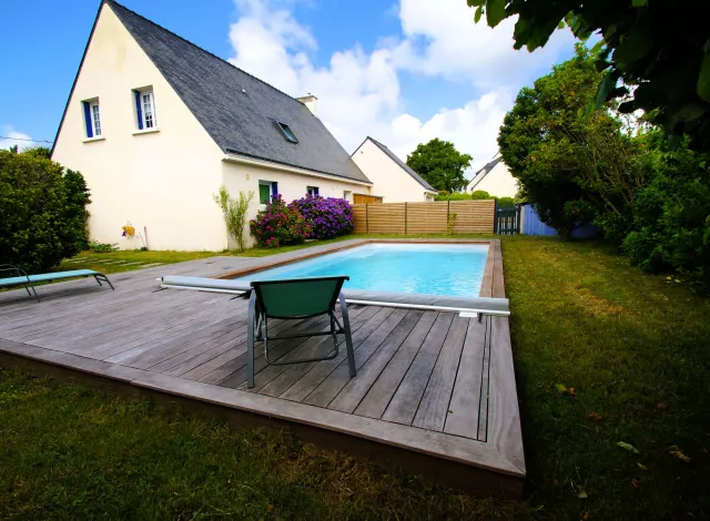 Création d'un espace piscine avec terrasse à Auray