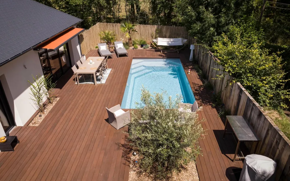 Création d'un jardin avec piscine et terrasse La Trinité sur Mer